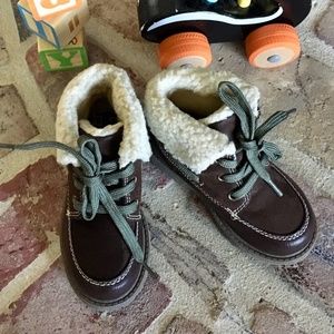 CARTER’S SIZE 8 KIDS BROWN ANKLE BOOTS BOYS